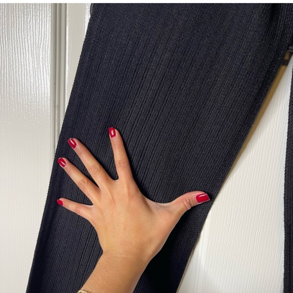 New women’s ALLSAINTS Black Rib Mix Knit Wool Blend
Scarf Wrap - Picture 6 of 9